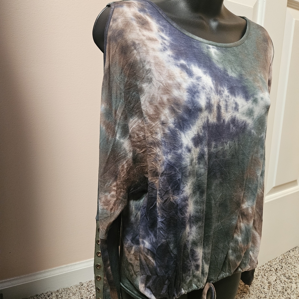 VENUS Earthy Tie-Dye Cold Shoulder Long Sleeve Top With Grommet Sleeves - Picture 5 of 13